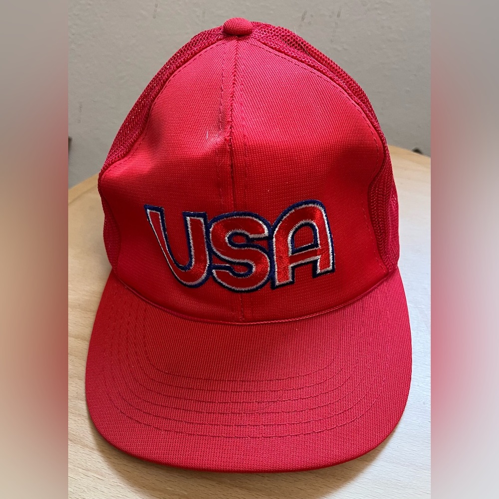 Vintage USA Trucker Cap Designer Award Cap Size M/L Adjustable EUC